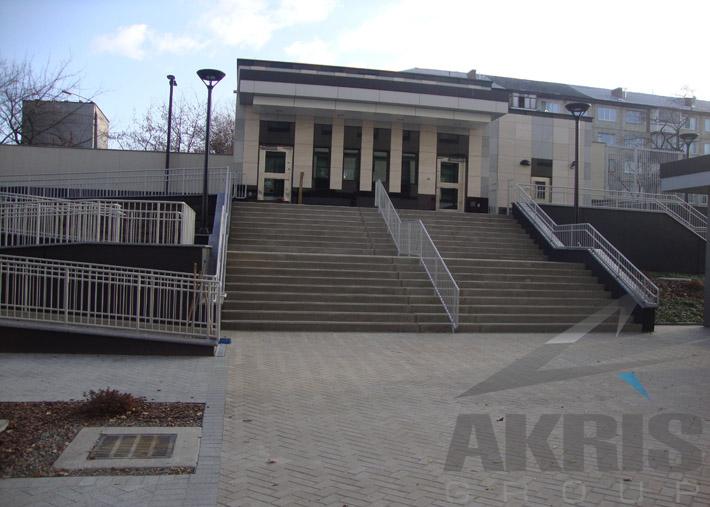 ОГРАЖДЕНИЯ ПАНДУСОВ и Центрального входа